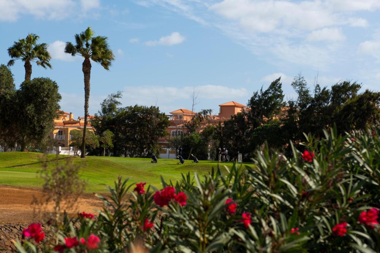 Green View Luxury Apartment: Beachfront Golf Retreat Caleta De Fuste Exterior photo